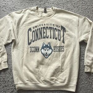UConn crewneck!!